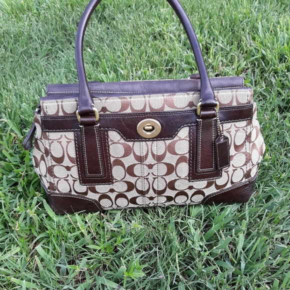 Coach Handbags - Coach ❤Signature Hampton Satchel